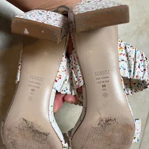 Schutz‎ White Paint Splatter Ruched Strap Block Heel Sandals Size 6B Artsy Chic thumbnail 4