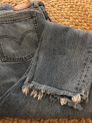 Wedgie Fit Cropped Jeans thumbnail 6