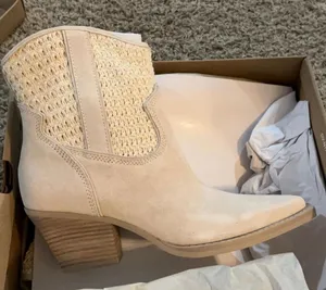 Women’s cream ankle boots thumbnail 1