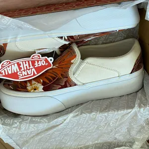 Vans 🌸 Asher Women’s Platform Sneakers 🌸 thumbnail 6