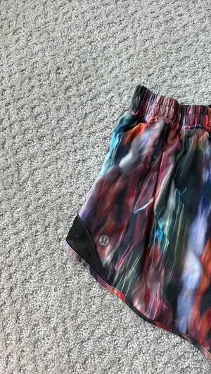 Lululemon Hotty Hot Shorts 4" Low-Rise thumbnail 7