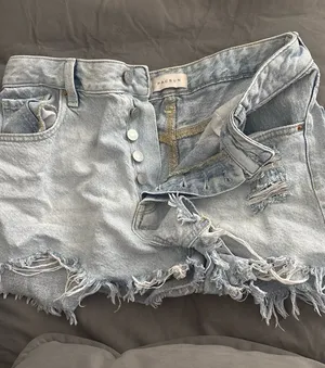 PacSun Light Wash Frayed High-Rise Denim Shorts thumbnail 1