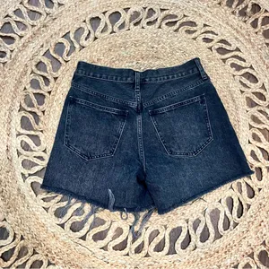 Madewell Size 27 Relaxed Mid-length Denim Cut Off Shorts Black thumbnail 3