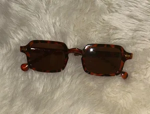 Retro Tortoise Shell Square Sunglasses Brown thumbnail 1