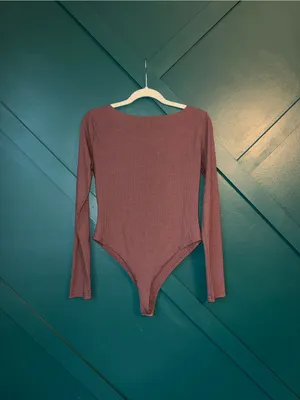 Meshki Women’s Ribbed Mauve Long Sleeve Square Neck Bodysuit Stretch Basic Top thumbnail 3