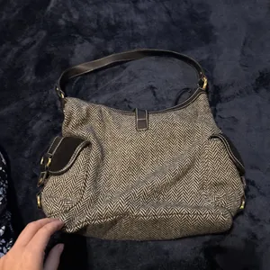 Chaps Black and Gray Herringbone Wool Blend Shoulder Bag thumbnail 3