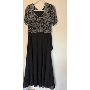 Pisarro Night Short Sleeve Long Beaded Gown Black Sz 10 NEW READ thumbnail 2