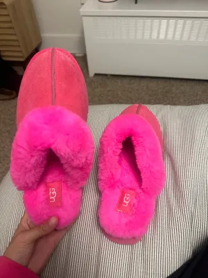 UGG Slippers thumbnail 2