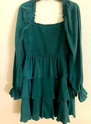 Green Dress thumbnail 1