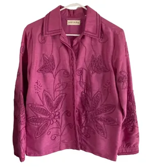 Marsh Landing Size‎ M Pink Embroidered Floral Shacket Top thumbnail 1