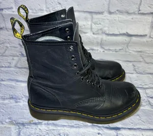 Dr. Martens 11821 leather Black Lace Up Combat Shoes usa 6 EU 37 thumbnail 1