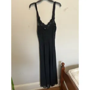 Vintage Rare Victoria’s Secret Lace Maxi Slip Dress Size Medium Feminine Sexy thumbnail 2