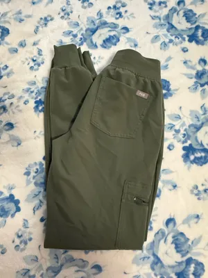 FIGS Jogger Set Scrubs thumbnail 3