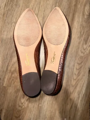 Trotters Estee Leather Embossed Women's Flats Size 8.5 thumbnail 2