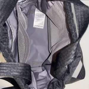Athleta Black Nylon Bucket Bag Drawstring 2 Handles Adjustable Crossbody Strap thumbnail 6