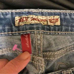 BKE Womens Jeans 28x29 Waist 28” Sabrina Mid Rise Boot Cut Dark Blue Wash Denim thumbnail 3