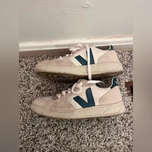 VEJA Mixed Leather Low Top Size 6 Green White thumbnail 2