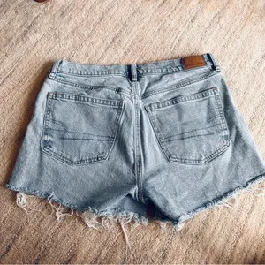 American Eagle Outfitters Light Blue Denim Frayed Hem Women's Shorts thumbnail 4