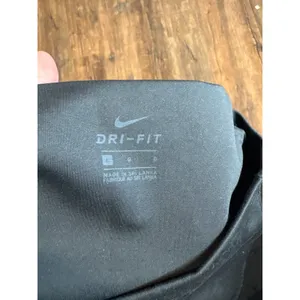 Nike Dri-Fit black cropped leggings thumbnail 5