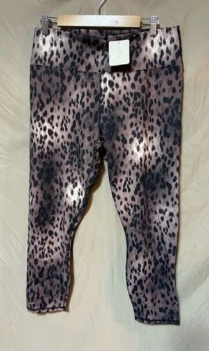 Fabletics leggings thumbnail 1