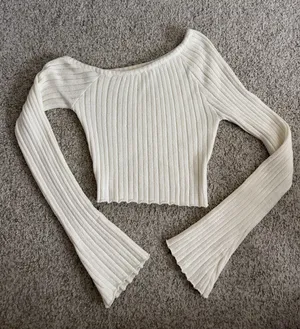 Princess Polly Top Long Sleeve Crop thumbnail 1