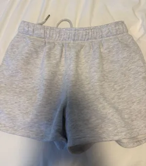 Shorts thumbnail 1