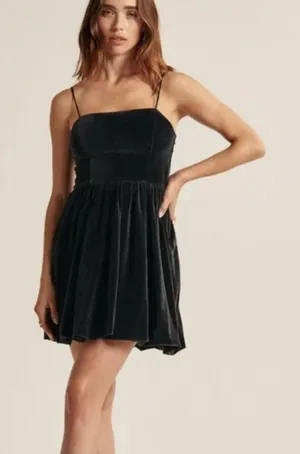 Abercrombie Fitch Soft Velvet Spaghetti Bubble Hem Mini Dress Black‎ sz M thumbnail 1