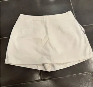 English Factory Elegant White Women's Shorts thumbnail 1