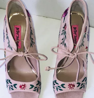 Betsey Johnson embroidered flowers caira heels thumbnail 1