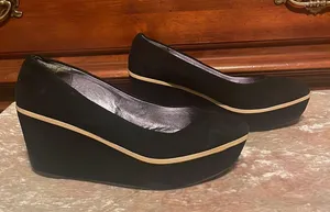 Pilcro & the Letterpress ANTHRO Black Tan Trim 2.75” Wedge Heels $150 VGUC 7 thumbnail 2