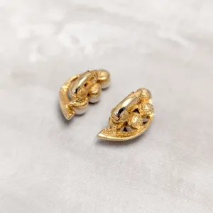 Vintage Clip On Earrings Elegant Faux Pearls and Gold Tone Stylish thumbnail 4