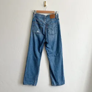 Levi's | Ribcage Straight Ankle‎ Distressed Knee Jeans in Blue size 25 thumbnail 3