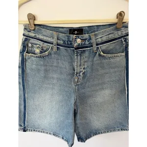 7 For All Mankind Light Blue Mid-Rise Denim Bermuda Shorts Lola shorts size 27 thumbnail 5