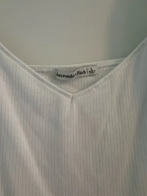 Abercrombie Cropped Top Puff Sleeve thumbnail 2