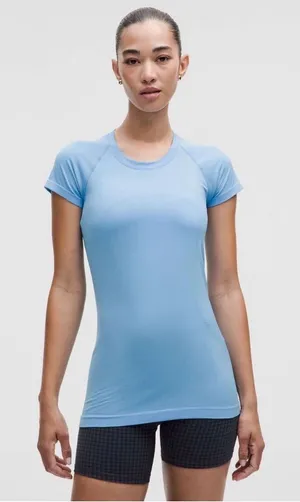 Lululemon Swiftly Tech Short-Sleeve Shirt 2.0 Hip Length Size 4 Aero Blue Yoga thumbnail 1