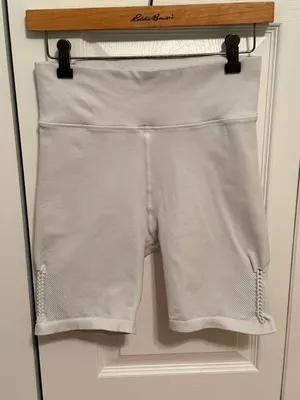 Aerie's Offline Seamless Macrame 7" Bike Short in White thumbnail 2