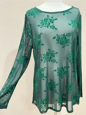 Studio Y by Maurices Emerald Green Velvet Flocked Floral Mesh Top NWT Size 0X thumbnail 4