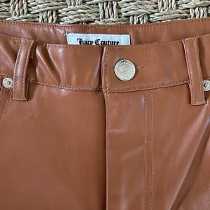 JUICY COUTURE Rodeo Barrel Fit High Waist Faux Leather Pants, Camel Size 27 NWOT thumbnail 6