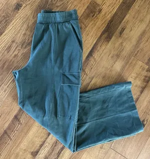 Old Navy Dynamic Fleece Cargo Pants thumbnail 1