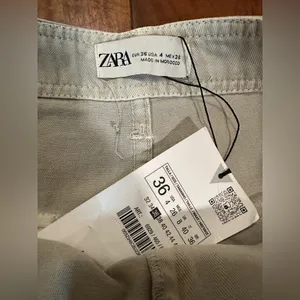 Zara Women's Beige Flat Front Cargo Pants thumbnail 4