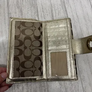 Coach turn lock Signature Brown Tan Gold Wallet With Insert thumbnail 4