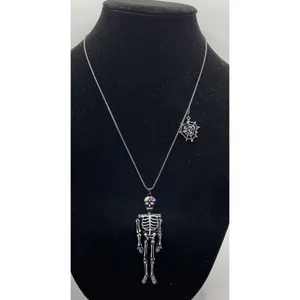 Betsey Johnson Glow In The Dark Adjustable Halloween Skeleton Necklace Goth thumbnail 4