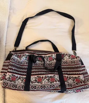 Medium sized overnight duffle bag Multiple thumbnail 1