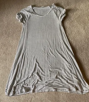 Old Navy T-Shirt Dress Striped thumbnail 1