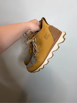 Sorel Kinetic Caribou Boots Womens 10 Waterproof Camel Sneaker Booties Lace Up thumbnail 3