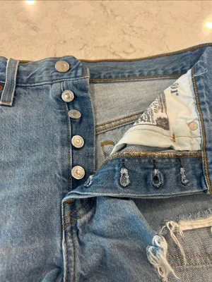 Women’s Levi Strauss Jean Button Front Shorts Size 27 thumbnail 6