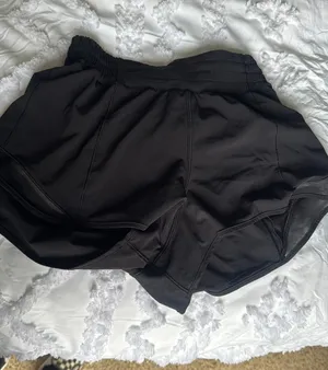 Lululemon Hotty Hot Shorts Hawaii 2.5" Edition thumbnail 1