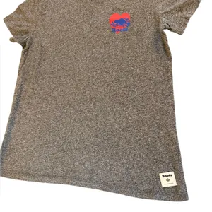 Roots Heathered Gray Love is Love Rainbow Pride Graphic Womens Size Medium thumbnail 3