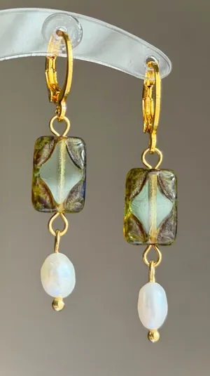 Handmade boho fairy dainty quality Czech glass beads & pearl dangle earrings💛 thumbnail 1