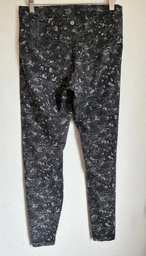 Lululemon Wunder Under Leggings size 10 thumbnail 1